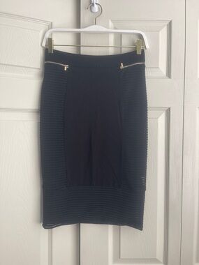 Caché women's Black Pencil Skirt with Mesh & Gold Zipper Details-lined. #0309